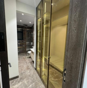 Building Lobby in 4 BHK Builder Floor at DLF Alameda, Southern Peripheral Road – for Sale