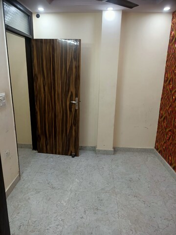 Bedroom in 2 BHK Builder Floor at Govindpuri – for Rent