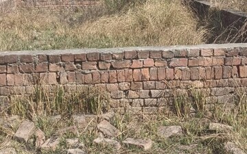 Plot For Sale in Jewar