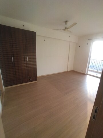Room in 3 BHK Apartment at DLF New Town Heights III, Sector 91 – for Rent