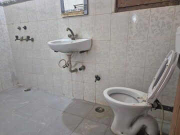 Bathroom in 2 BHK Independent House at RWA Apartments Sector 41, Sector 41 – for Rent