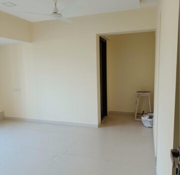 Room in 2.5 BHK Apartment at Lokhandwala Complex, Andheri West – for Rent