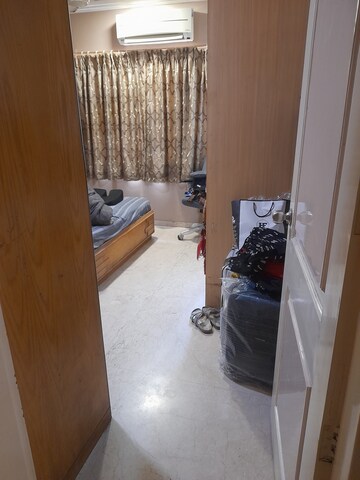Furnished Amenities in 2 BHK Apartment at Jade Garden Pali Hill, Pali Hill – for Sale
