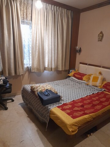 Furnished Amenities in 2 BHK Apartment at Jade Garden Pali Hill, Pali Hill – for Sale