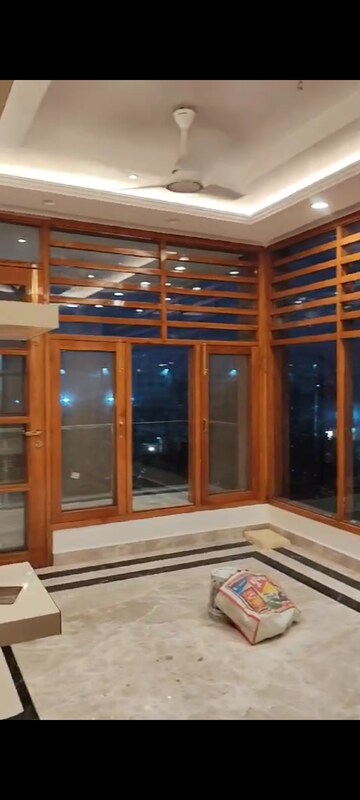 Bedroom in 3 BHK Independent House at Ansal Sushant Golf city, Sushant Golf City – for Rent