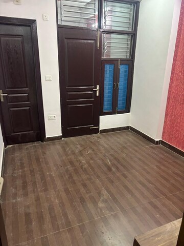Room in 2 BHK Builder Floor at Smart Lane, Niti Khand – for Rent