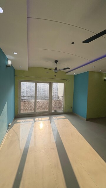 Room in 3 BHK Apartment at Gomti Nagar – for Rent