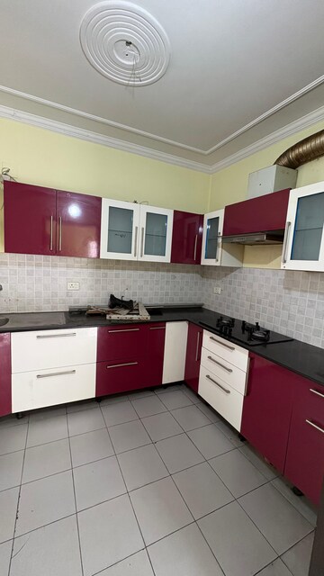 Kitchen in 3 BHK Apartment at Gomti Nagar – for Rent