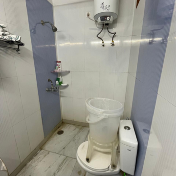 Bathroom in 2.5 BHK Villa at Sector 21 – for Rent
