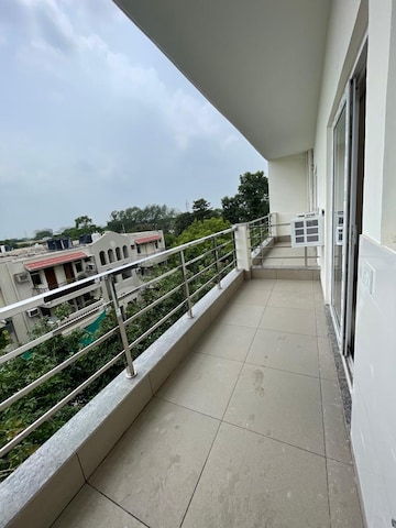 Balcony in 1 BHK Builder Floor at DLF City Phase V, Dlf Phase V – for Rent