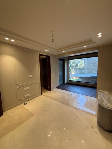 Room in 4 BHK Builder Floor at Rajouri Garden – for Sale