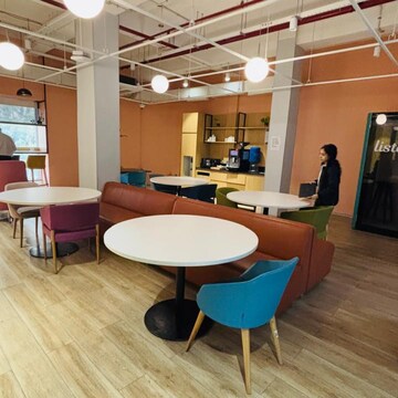 Team Area in  Co-working Space at Suncity Business Tower, Sushant Lok ii – for Rent