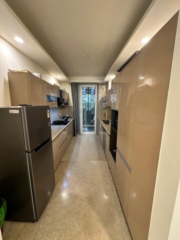 Building Lobby in 3.5 BHK Builder Floor at Sector 49 – for Sale