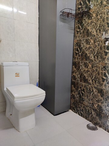 Bathroom in 1 BHK Builder Floor at Sector 43 – for Rent