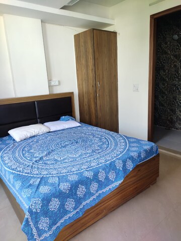 Bedroom in 1 BHK Builder Floor at Sector 43 – for Rent