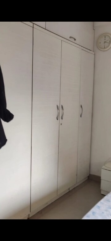 Furnished Amenities in 1 BHK Apartment at Goregaon West – for Sale