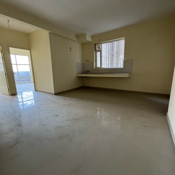 Room in 2 BHK Apartment at Pyramid Fusion Homes, Sector 70a – for Rent