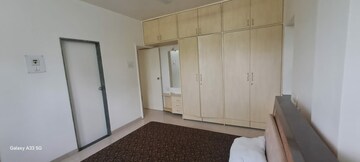 Room in 3 BHK Apartment at DB Golf Links, Yerawada – for Rent