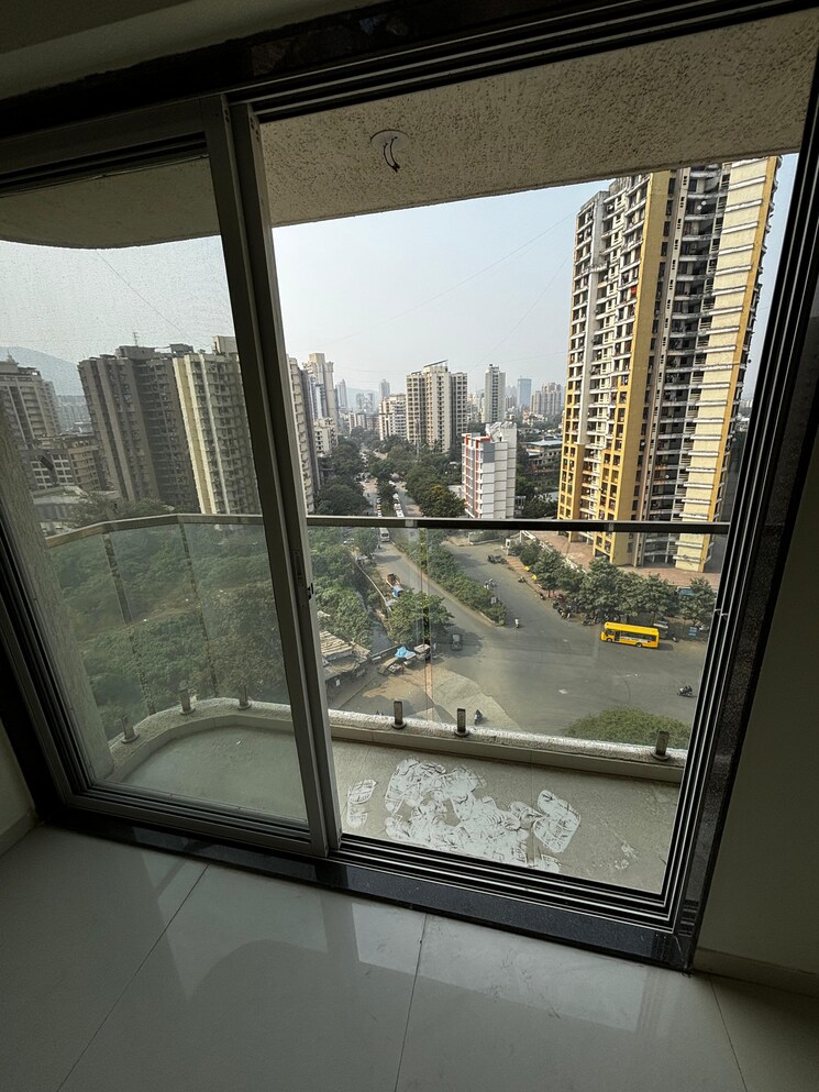 Balcony, kalpataru-paramount 2 Bedroom 712 Sq.Ft. Apartment In Kapur Bawdi Thane 8178796