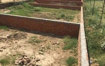 Plot For Sale in Kasna Industrial Area, Kasna