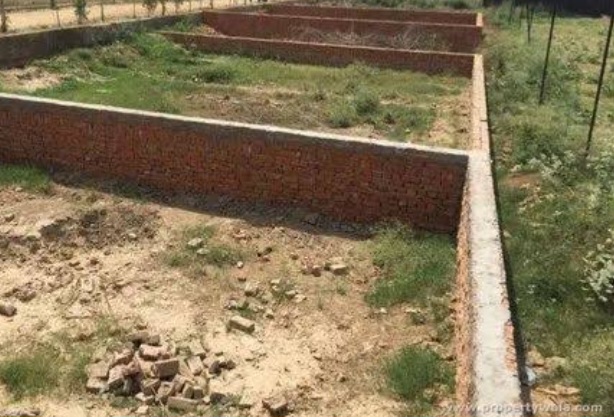 Plot For Sale in Kasna Industrial Area