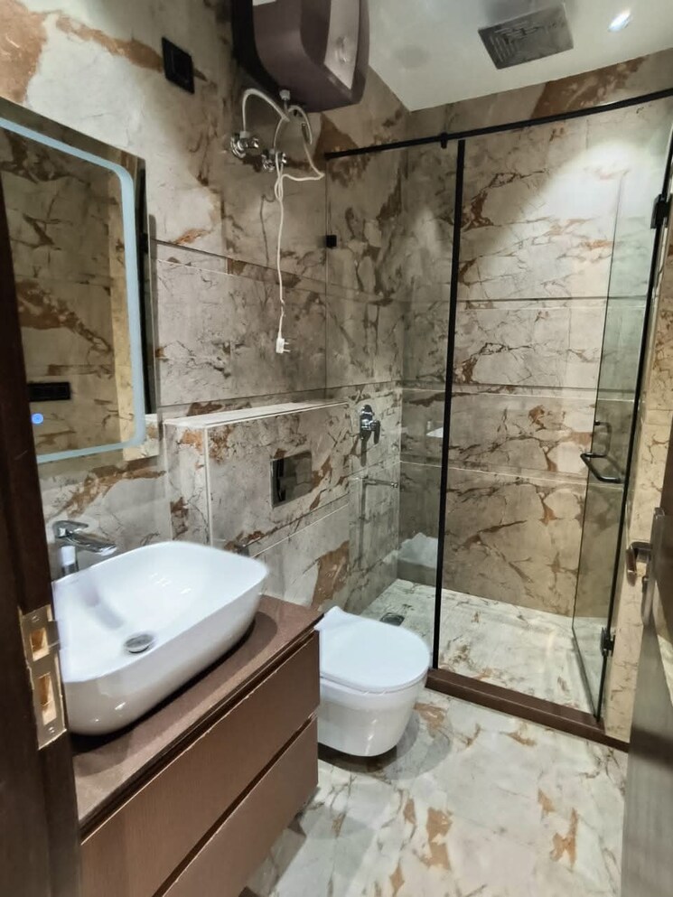 Bathroom, sector 49 3.5 Bedroom 1796 Sq.Ft. Builder Floor In Sector 49 Faridabad 8178803