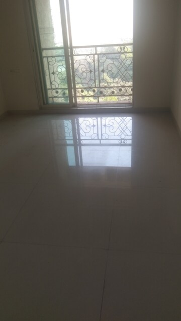 Room in 2 BHK Apartment at Rosa Oasis, Ghodbunder Road – for Rent