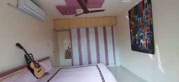 Room in 3 BHK Apartment at Bhosle Nagar – for Rent