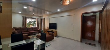 Living Room in 3 BHK Apartment at Bhosle Nagar – for Rent