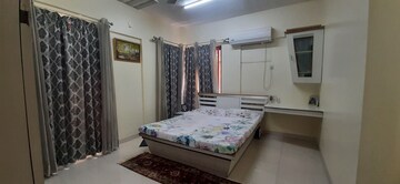 Bedroom in 3 BHK Apartment at Bhosle Nagar – for Rent