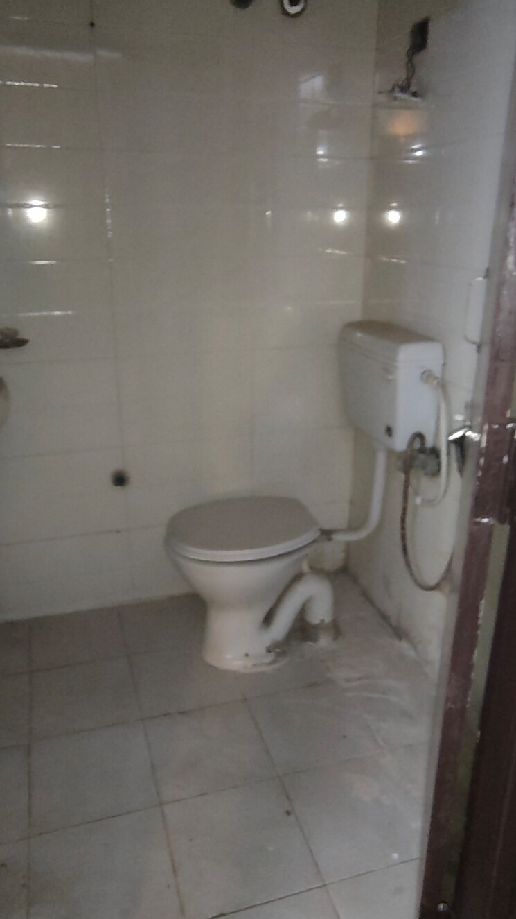 Bathroom, pratap-vihar-gda-flats 2 Bedroom 850 Sq.Ft. Builder Floor In Pratap Vihar Ghaziabad 8178876