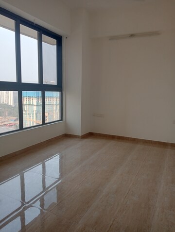 Room in 2 BHK Apartment at CCI Rivali Park, Borivali East – for Rent