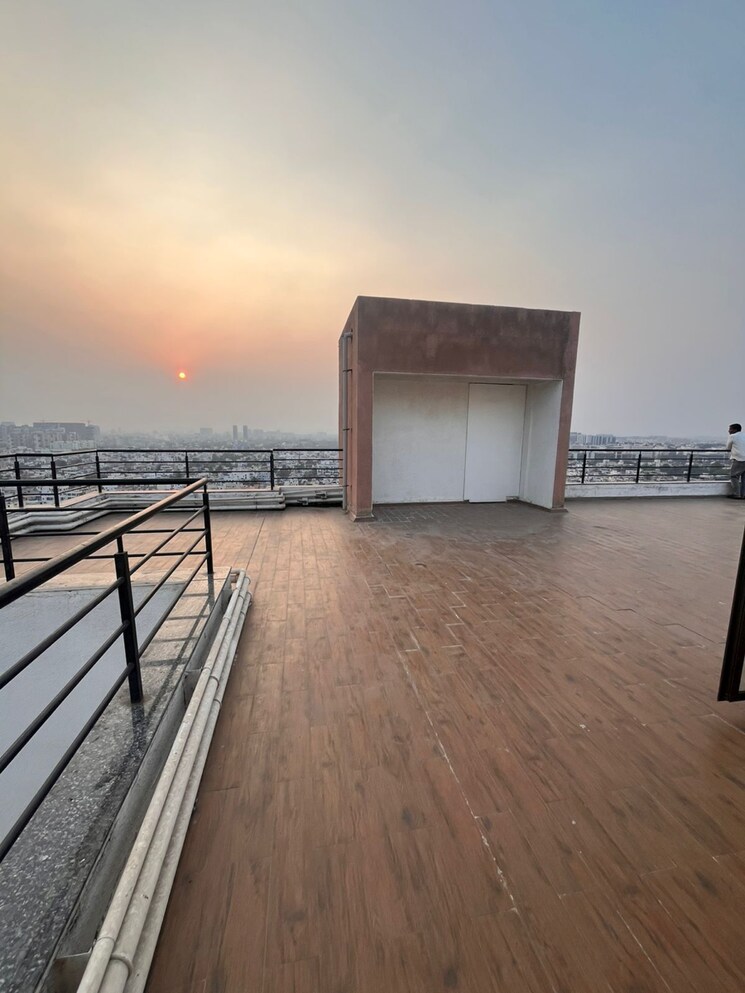Balcony, raja-pittie-kourtyard 5 Bedroom 6500 Sq.Ft. Penthouse In Yashwant Nagar Pune 8178910