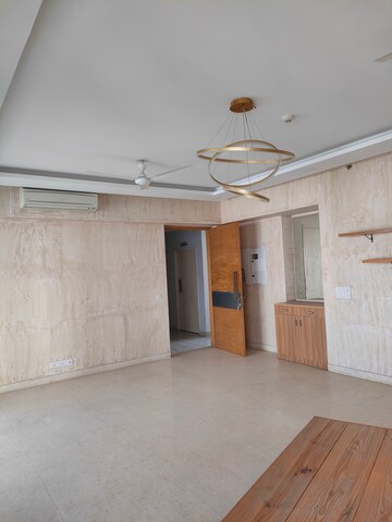 Room in 3.5 BHK Apartment at M3M Merlin, Sector 67 – for Rent