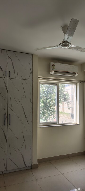 Room in 2 BHK Builder Floor at Breez Flora Avenue 33, Sohna Sector 33 – for Sale