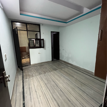 Room in 3 BHK Builder Floor at Sector 31 – for Rent