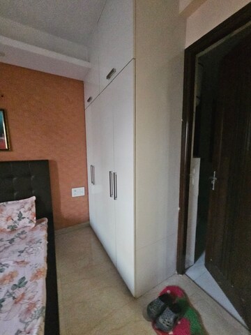 Building Lobby in 3 BHK Builder Floor at RWA Residential Society Sector 46, Sector 46 – for Rent