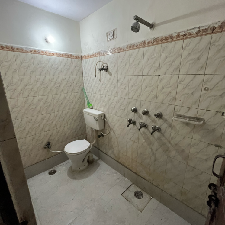 Bathroom, sector 31 4 Bedroom 2250 Sq.Ft. Independent House In Sector 31 Faridabad 8179077