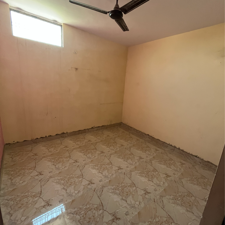 Room, sector 31 4 Bedroom 2250 Sq.Ft. Independent House In Sector 31 Faridabad 8179077