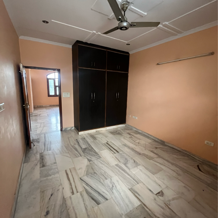 Room, sector 31 4 Bedroom 2250 Sq.Ft. Independent House In Sector 31 Faridabad 8179077