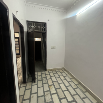 Building Lobby in 2 BHK Builder Floor at Sector 28 – for Rent