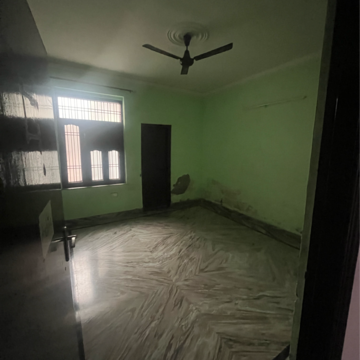 Room in 2 BHK Builder Floor at Sector 28 – for Rent