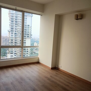 Room in 4 BHK Apartment at Pioneer Park Presidia, Sector 61 – for Rent