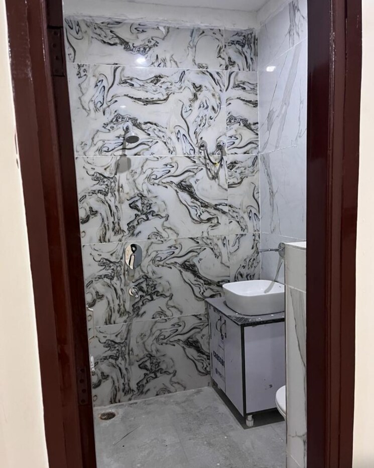 Bathroom, ambala highway 3 Bedroom 122 Sq.Yd. Builder Floor In Ambala Highway Zirakpur 8179118