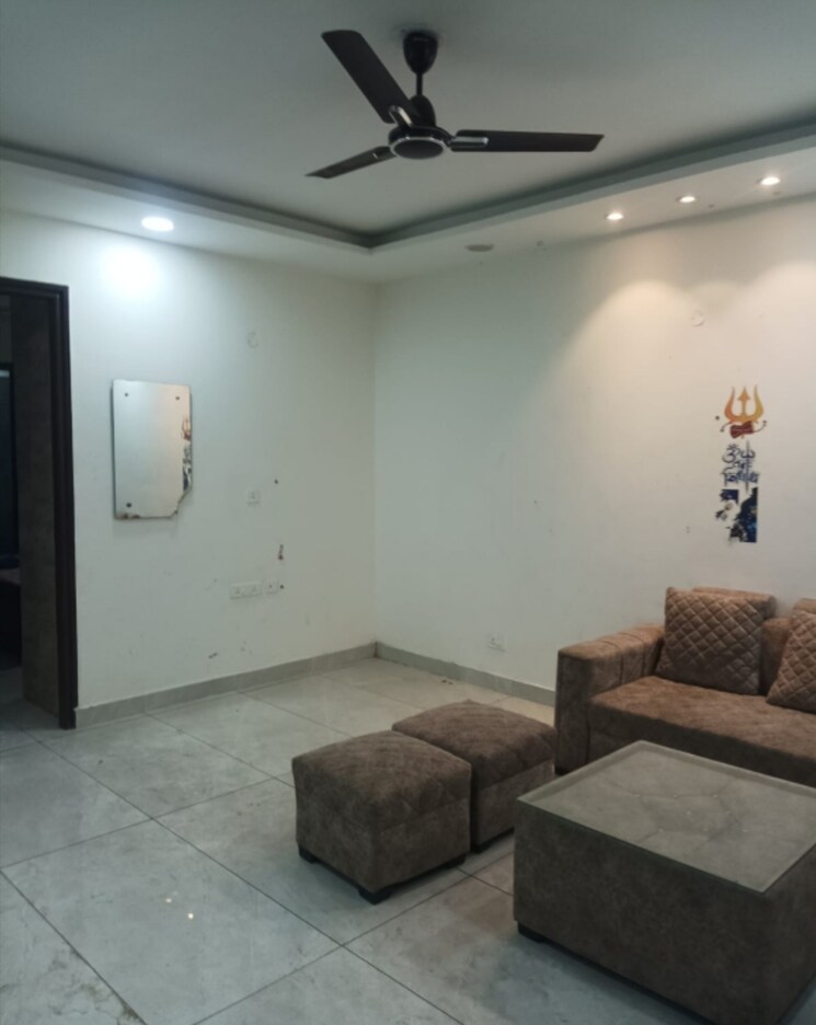 Living Room, ambala highway 3 Bedroom 126 Sq.Yd. Builder Floor In Ambala Highway Zirakpur 8179155