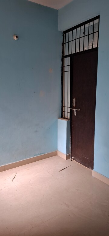 Furnished Amenities in 1 BHK Apartment at Sector 10 Greater Noida – for Rent