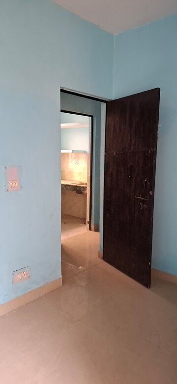 Furnished Amenities in 1 BHK Apartment at Sector 10 Greater Noida – for Rent