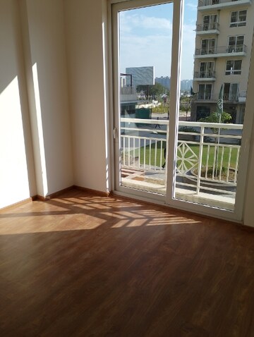 Room in 4 BHK Apartment at Vatika Sovereign Park, Sector 99 – for Sale