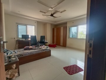 Bedroom in 2 BHK Apartment at Kondapur – for Rent