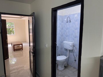 Building Lobby in 1 BHK Builder Floor at Sector 43 – for Rent